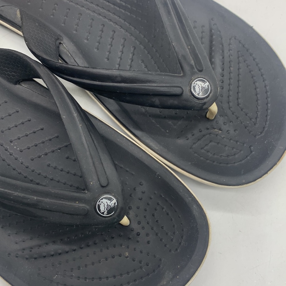 Crocs Black flip flops with white accent Size W9 M7. CR3666C - Picture 5 of 7